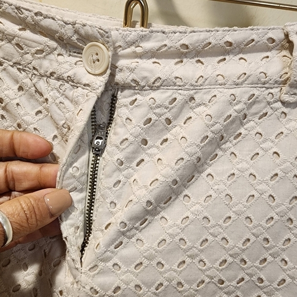 Loft women's cream casual Eyelet cotton shorts size 8 - Picture 6 of 10
